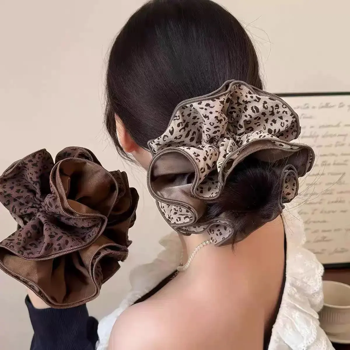 Old-schools Ghingham Scrunchie